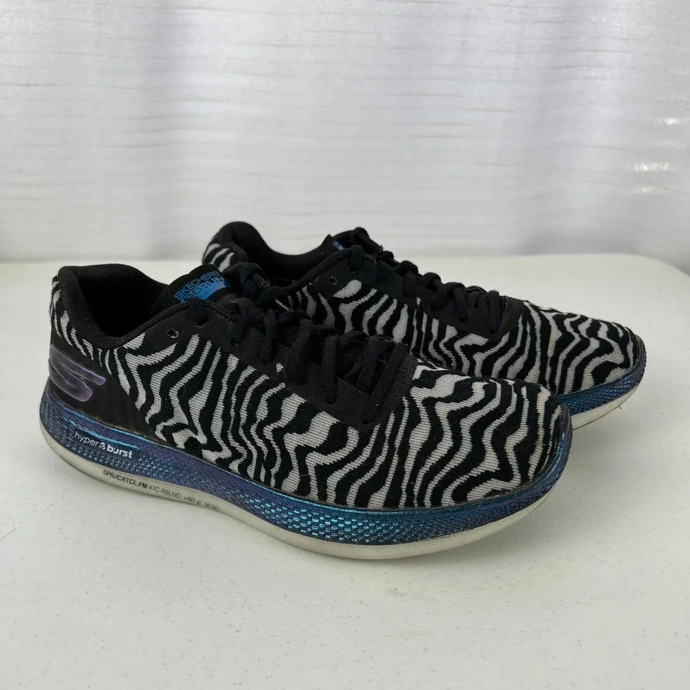 Skechers Go Run Razor 3 Cloak Running Shoes Womens 6 Black Zebra Lace Up Low Top